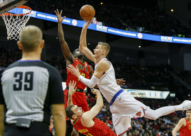 Porziņģa 28 punkti neglābj "Knicks" no zaudējuma pastarītei