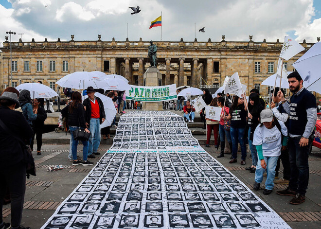 Kolumbija atzīmē pirmo gadadienu kopš miera līguma parakstīšanas ar FARC