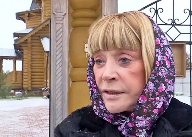 Пугачева вышла к журналистам без грима и рассказала, почему решила венчаться
