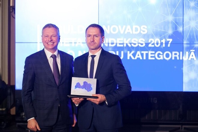 "Lattelecom" valdes priekšsēdētājs Juris Gulbis (pa labi) un Siguldas novada pašvaldības vadītājs Uģis Mitrevics.