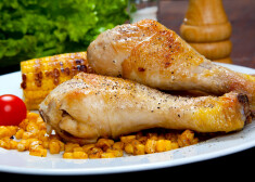 Tā kā kukurūza piešķir ēdienam saldenumu, ar garšvielām nevajag skopoties.