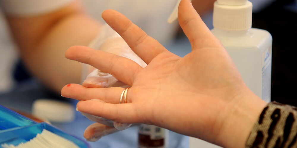 Farmaceite: Latvijā situācija ir satraucoša, ikvienam vismaz reizi gadā būtu jāveic HIV pārbaude