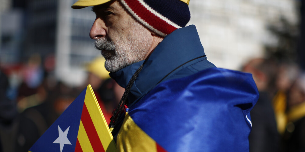 Katalonija gatavojas parlamenta pirmstermiņa vēlēšanām