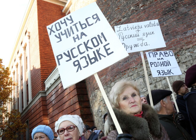 "Pietiks cerēt uz labo caru!" Krievu savienība vīlusies Ušakovā un pošas vēl vienam protestam pret mācībām latviski