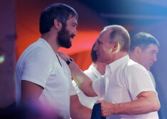 Putina komandu dibinājušais hokejists Ovečkins nosoda SOK piešķirto diskvalifikāciju Krievijai