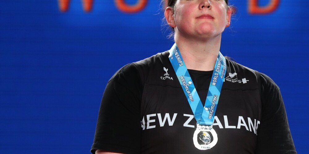 Bijušais vīriešu svarcēlājs izcīna pasaules čempionātā medaļas pie sievietēm