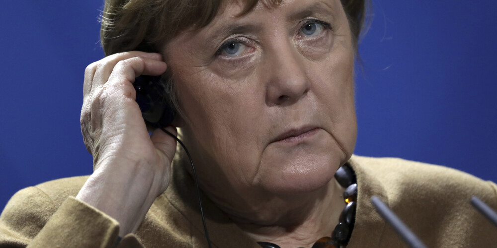 Vācijas sociāldemokrāti vienojas sākt sarunas ar Merkeli par jaunas koalīcijas izveidi