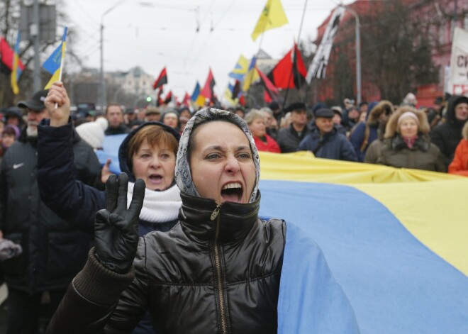 Tūkstošiem demonstrantu Kijevā pieprasa atbrīvot Saakašvili