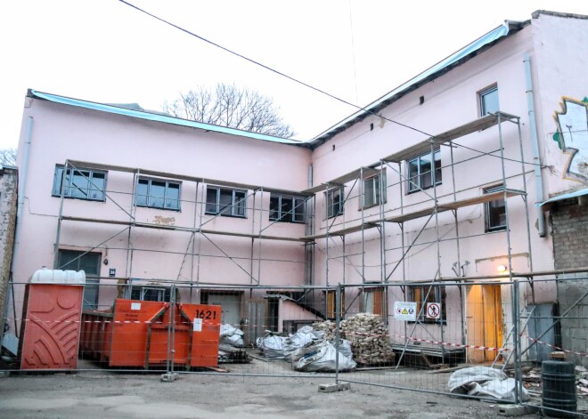 Pēc Rīgas domes Īpašuma departamenta pasūtījuma Avotu ielā 36a gandrīz 503 kvadrātmetru platībā šobrīd norit dažāda veida demontāžas darbi un tiek uzsākti remontdarbi, lai telpas pielāgotu LMA Tēlniecības katedras, Metāla dizaina katedras un citu katedru darbības nodrošināšanai.