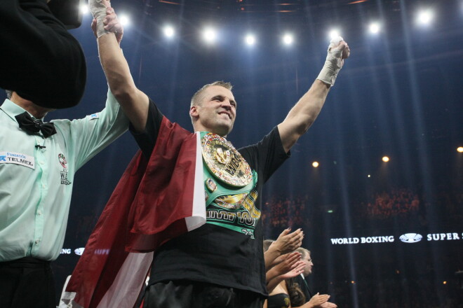 Mairis Briedis uzskata, ka ir cilvēki, kuriem gribētos, devalvējot viņu, pakāpties pašiem.