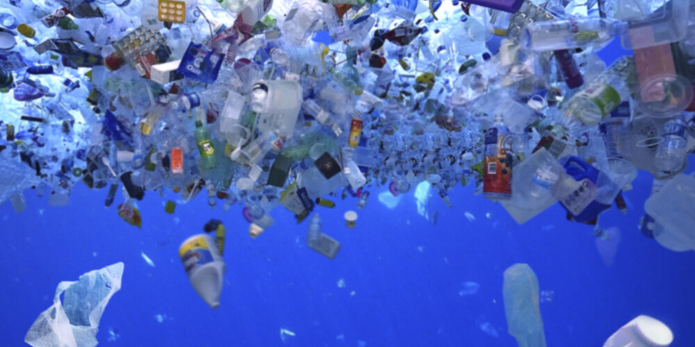 Planēta slīkst plastmasas atkritumos