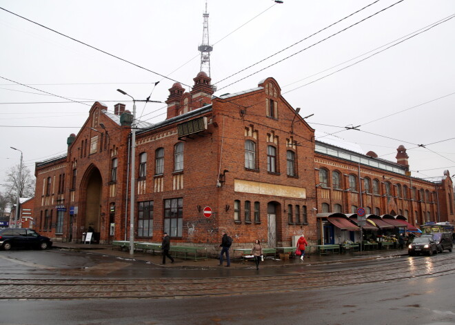 Nedēļas laikā par Āgenskalna tirgus glābšanu savākti vairāk nekā puse nepieciešamo parakstu