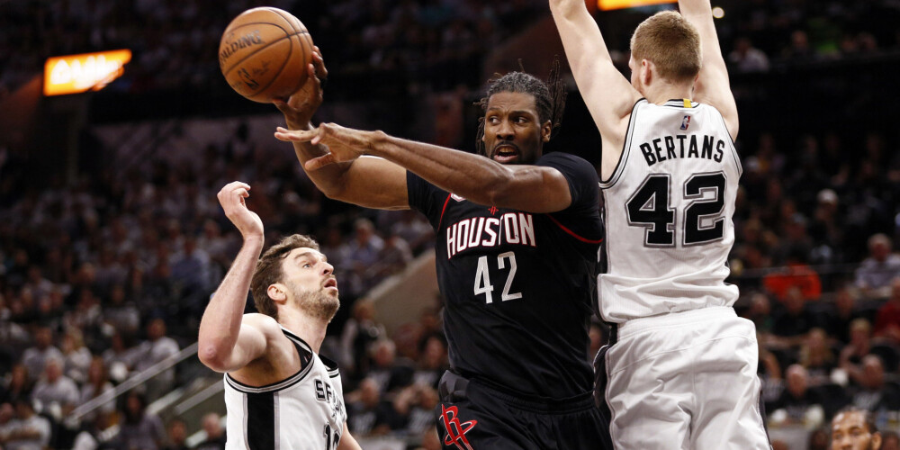 Bertānam 12 gūti punkti "Spurs" zaudējumā pret līgas līderi "Rockets"