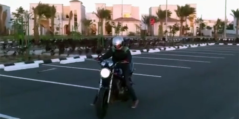 Sievietes Saūda Arābijā varēs braukt arī ar motociklu un kravas automašīnu