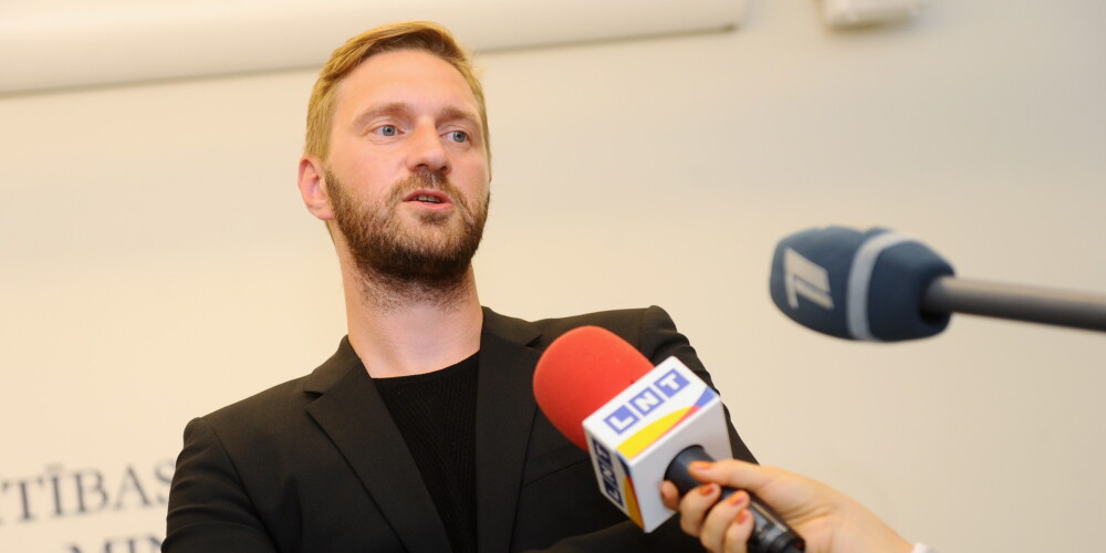 Kultūras ministrijas valsts sekretārs Sandis Voldiņš (viņš amatu pamet).