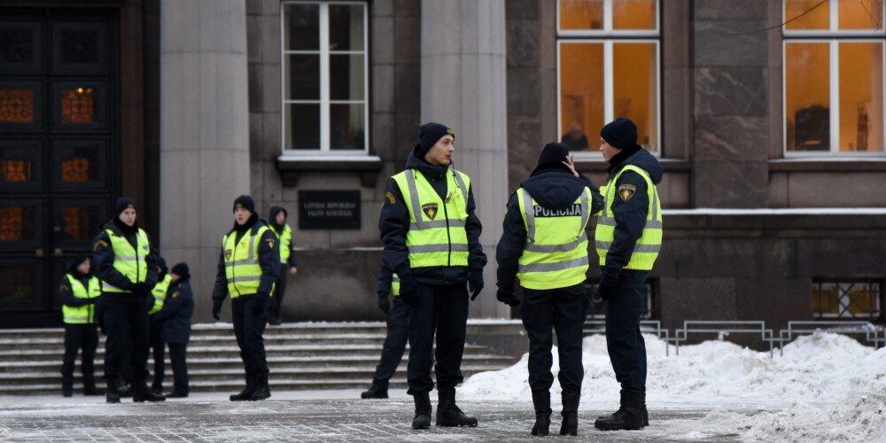 Rīgā trūkst policistu, un vakanču skaits tikai pieaug