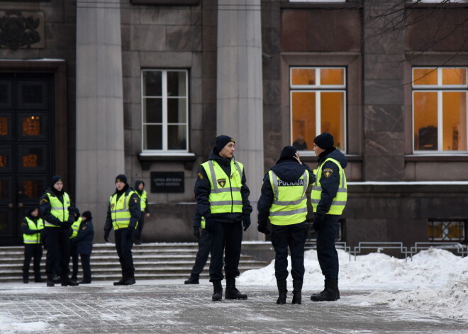 Rīgā trūkst policistu, un vakanču skaits tikai pieaug