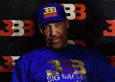 Skandalozais Lavārs Bols tērpies "Big Baller Brand" apģērbā.