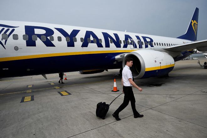 Īrijas zemo cenu aviokompānijas "Ryanair" piloti rīkos streiku.