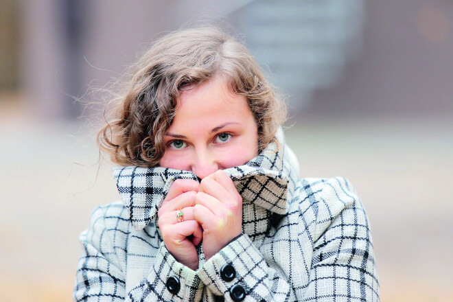 Man dota tāda sensorā maņa kā gaišjutība – es sajūtu cilvēku, kur viņam sāp. Ja pieskaros sāpošajai vietai, jūtu enerģijas sabiezējumu – pie manis atnāk bildīte, kas atklāj problēmas cēloni. Tā kā galvenā loma visā ir sajūtām, kas ir ļoti smalka lieta, tad man ir grūti ilgstoši uzturēties vienā telpā ar daudziem cilvēkiem.