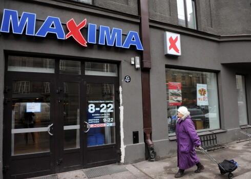 Arī "Maxima Latvija" domā par atteikšanos no sprostos dētu vistu olu tirgošanas