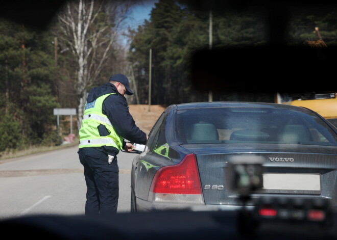 Kādus sodus parasti saņem autovadītāji par mēģinājumu uzpirkt policistus?