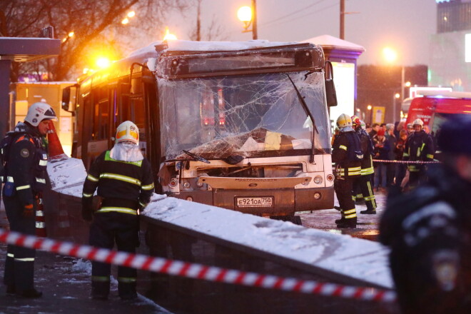 Autobusa vadītājs atklājis, ka viņš nav spējis neko darīt, lai novērstu negadījumu.