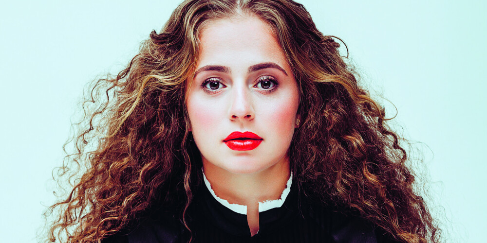 Aļona Ostapenko fotosesijā žurnālam "Pastaiga".