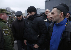 Ukraina un Donbasa prokrieviskie kaujinieki apmainījušies gūstekņiem