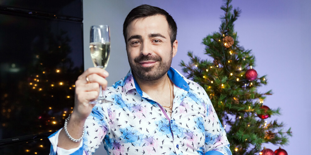 Roberto gadumiju svinēs ar mammas cepumiem un šampanieti