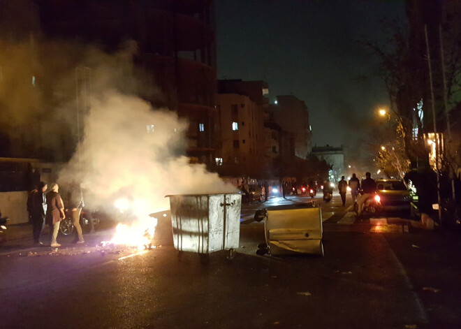 Milzu protesti Irānā. Dzīvību zaudējuši divi cilvēki