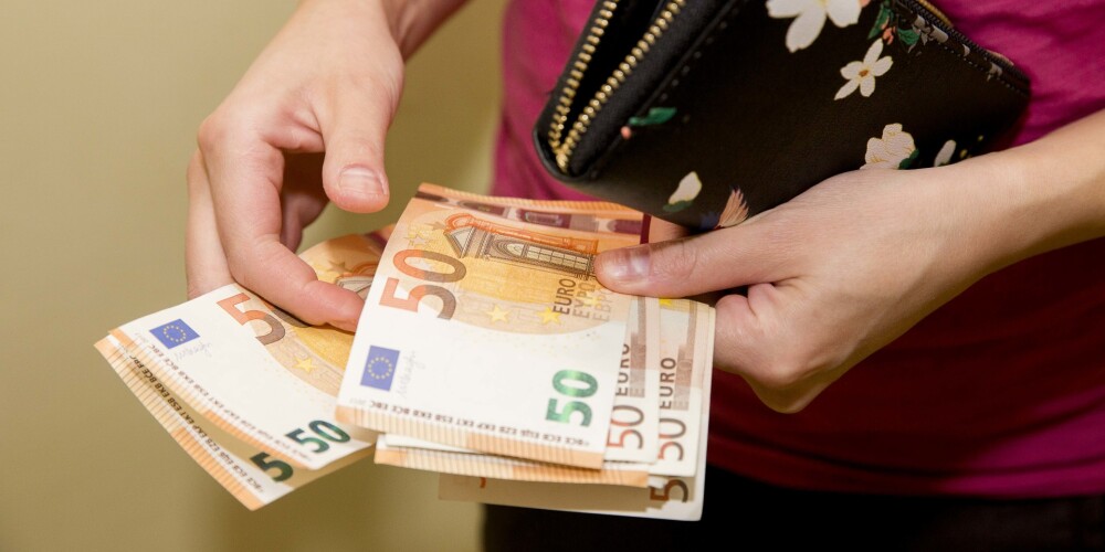 No šodienas minimālā alga Latvijā ir 430 eiro