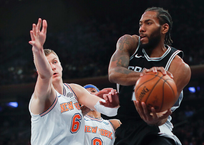 Bertāns un "Spurs" savstarpējā duelī Ņujorkā sarūgtina Porziņģi un "Knicks"