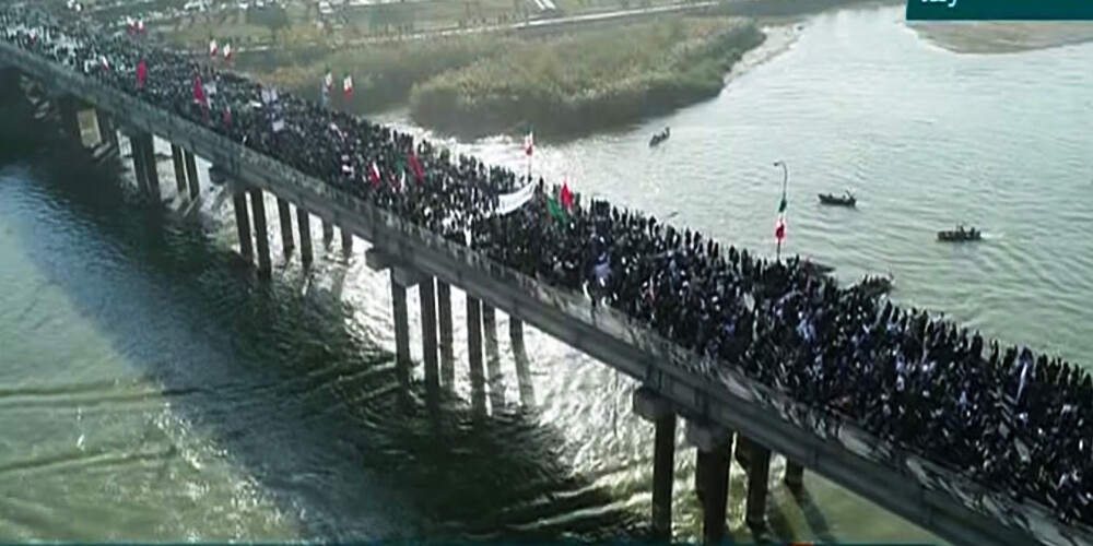 "Nāvi kūdītājiem!" Irānā ielās iziet tie, kas atbalsta valdību