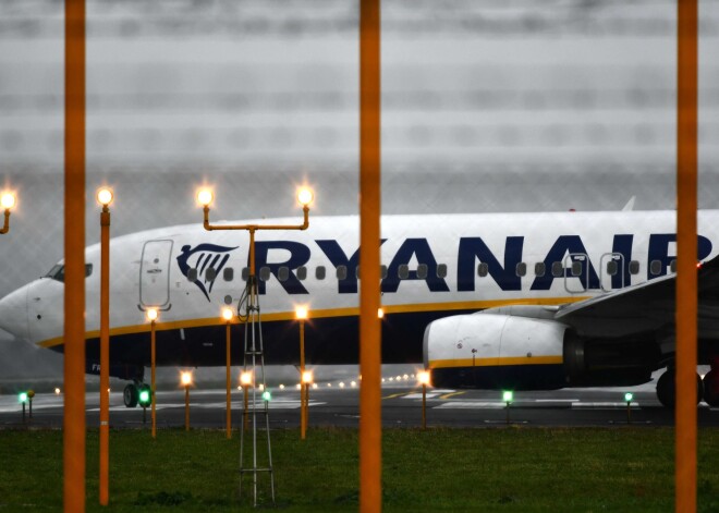 Pat atceltie reisi nebija šķērslis: "Ryanair" pērn pārvadājis rekordlielu pasažieru skaitu