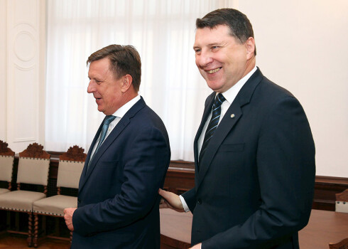  Valsts prezidents Raimonds Vējonis un Ministru prezidents Māris Kučinskis apsveikuši pareizticīgos un vecticībniekus Ziemassvētkos.