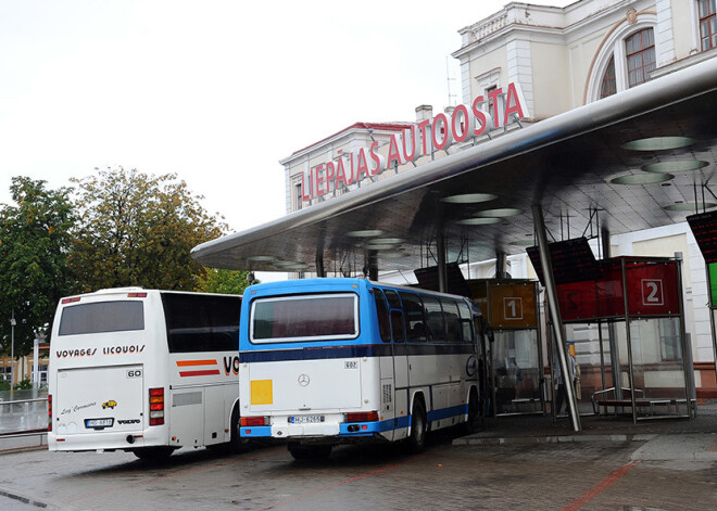 Kurzemē izvērtē iespēju slēgt vairākus autobusu maršrutus