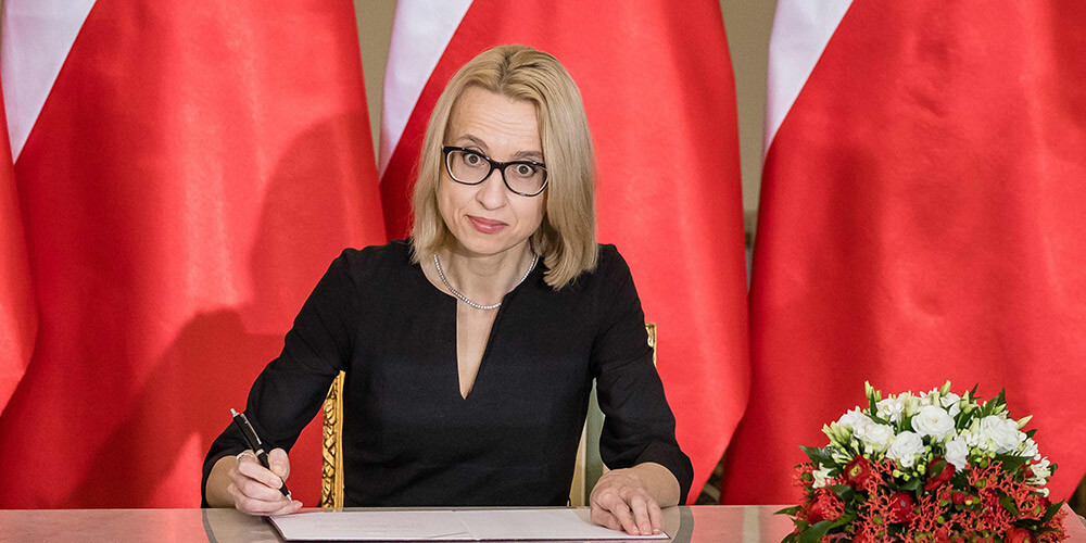 Polijas premjers par jauno finanšu ministri ieceļ Daugavpilī dzimušo Terēzu Červiņsku