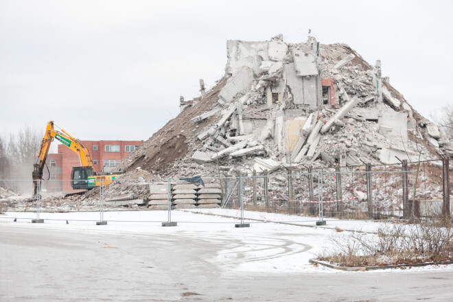 Saskaņā ar Rīgas pilsētas būvvaldes izsniegtajiem dokumentiem, vecā nama vietā plānots uzbūvēt būvmateriālu veikalu ķēdes "Depo" veikalu.