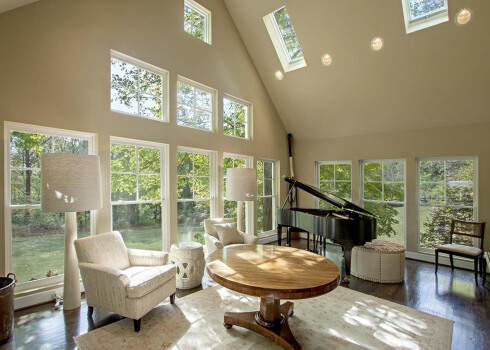 Aktrise Nikola Kidmena un viņas vīrs kantri mūziķis Kīts Urbans šo māju iegādājās 2007. gadā par 2.45 miljoniem dolāru. Tagad viņi to pārdod par 3.45 miljoniem.