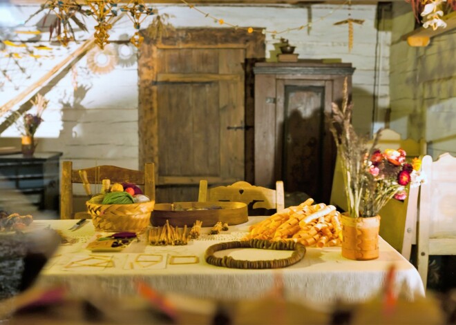 Latvijas Etnogrāfiskais brīvdabas muzejs arī šogad piedāvā īpašu notikumu – “Gaismas spēles muzeja sētās”.