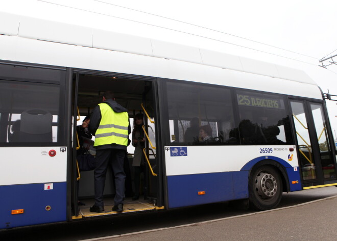 Decembrī veiktas 25 395 sabiedriskā transporta pārbaudes