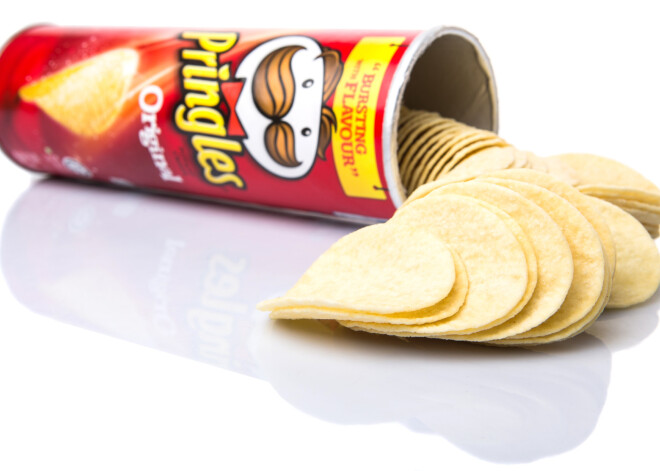 Visgrūtāk pārstrādāt ir "Pringles" čipsu bundžas