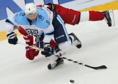 Dmitrijs Moņa vēl Novosibirskas "Sibirj" rindās.