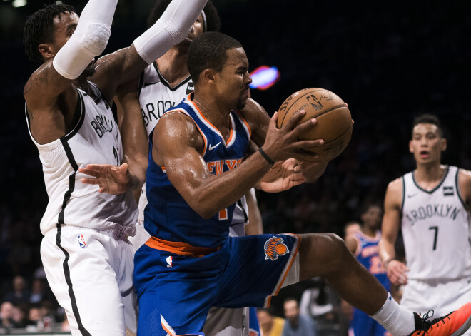 "Knicks" no komandas izraida saspēles vadītāju