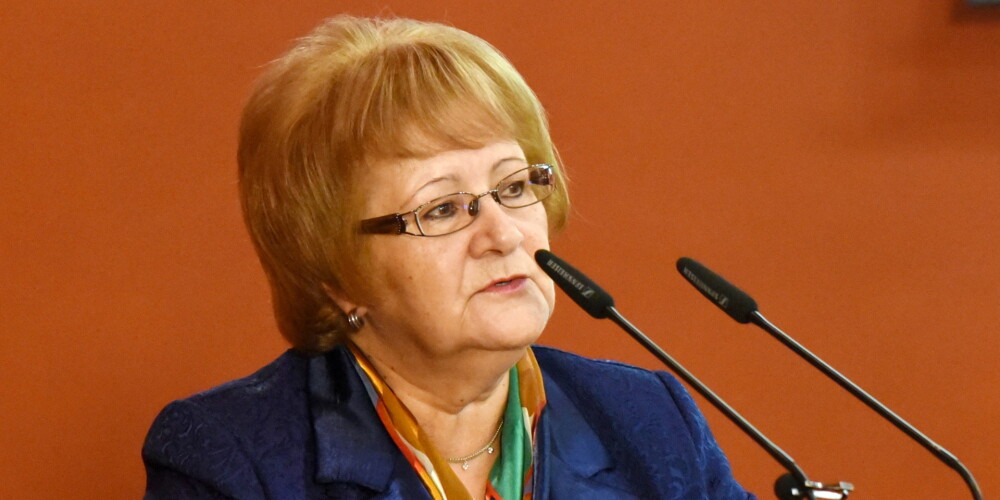 Saeimas Sociālo un darba lietu komisijas priekšsēdētāja Aija Barča.