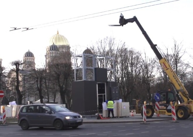 Rīgā atklās vides mākslas objektu "Goda vārti"  veltītu Latvijas valsts simtgadei