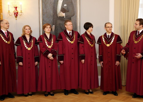 Satversmes tiesas tiesneši.