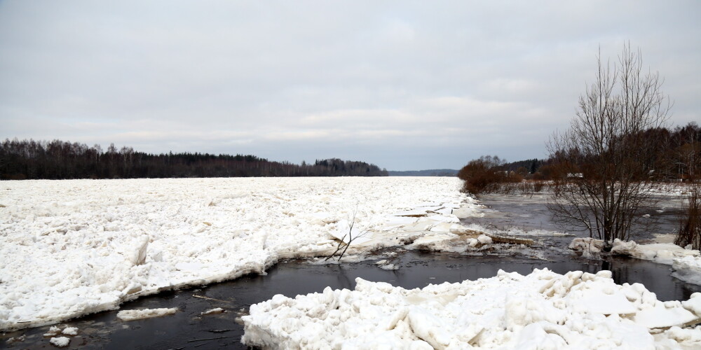 Daugavā Jēkabpils pusē pārsniegts bīstami augstais ūdens līmenis