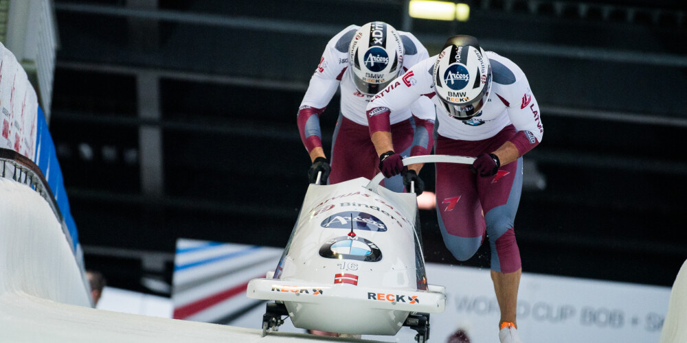 Visi trīs Latvijas bobsleja divnieki pirmajā astotniekā Pasaules kausa pēdējā posmā